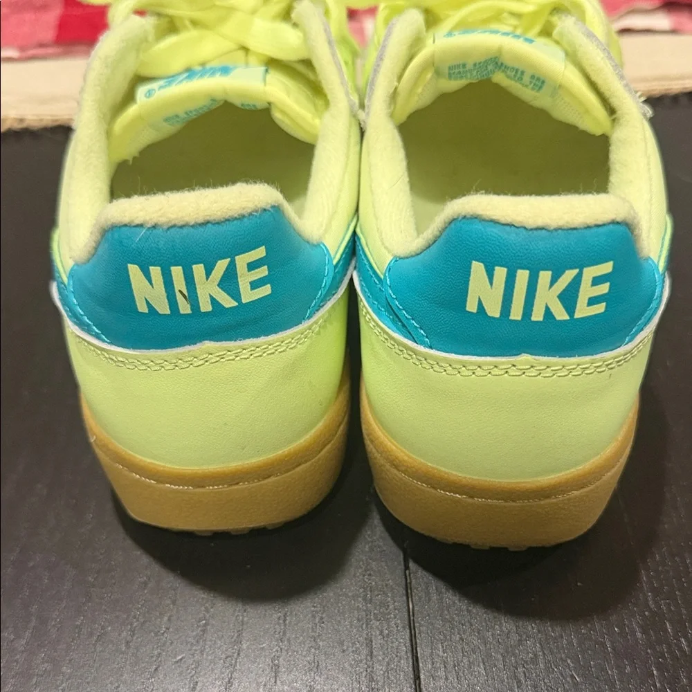 Nike Women's Neon Yellow and Teal Athletic Sneakers